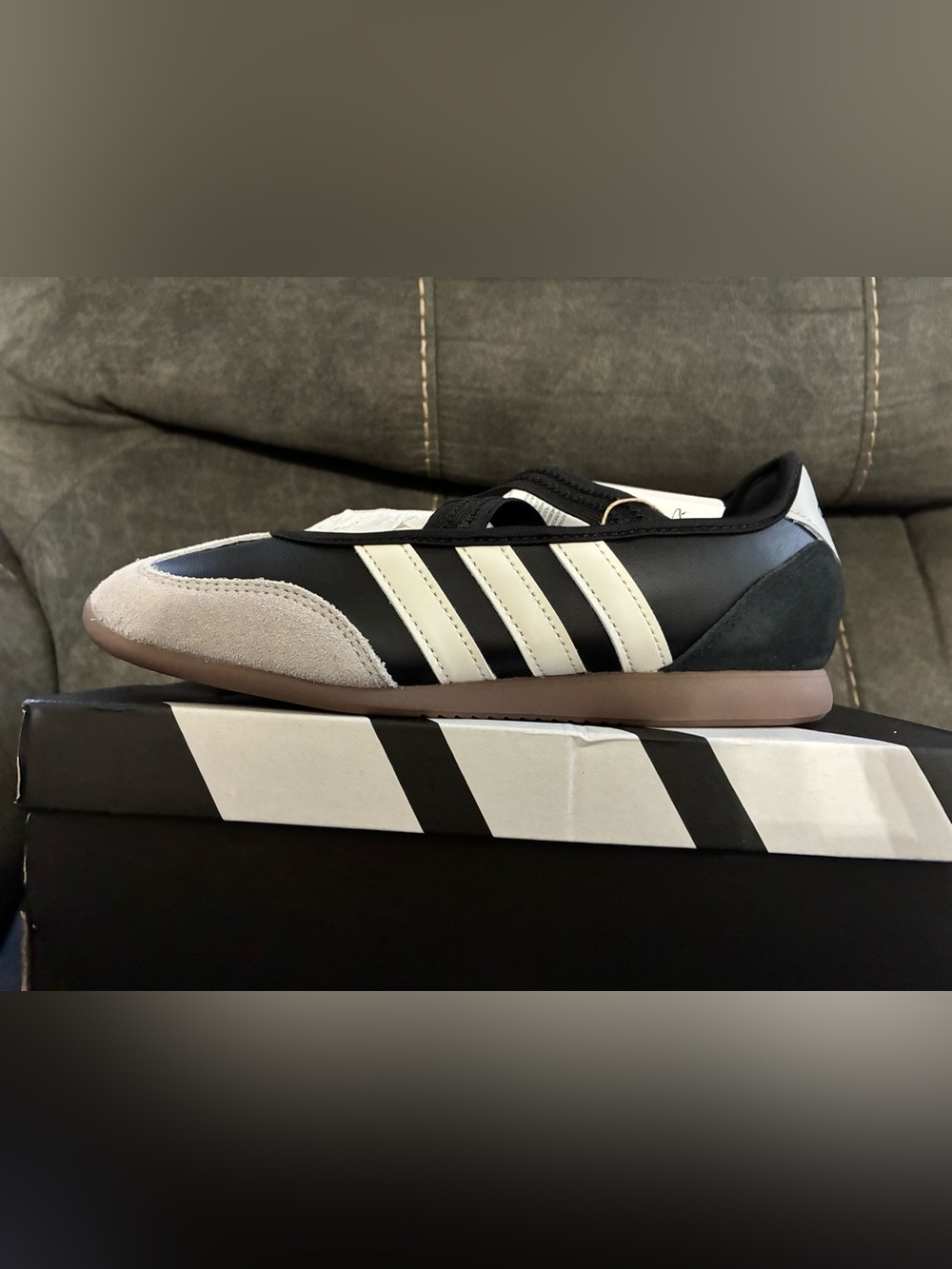 adidas barreda samba Jane’s Black, White & Beige brand new in box